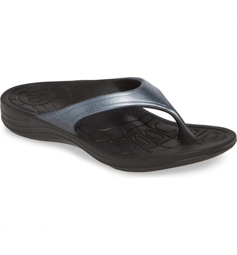 Fiji Flip Flop by Aetrex 768x825 - Easy Breezy Spring Or Vacation Look
